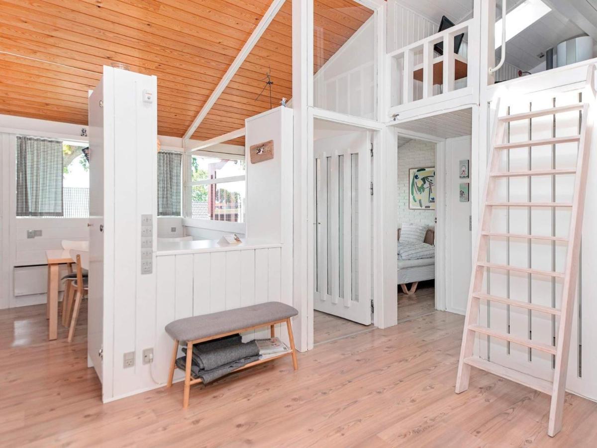 6 Person Holiday Home In Обенро Экстерьер фото